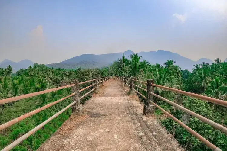 Keri Canal Footbridge