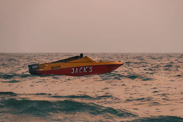 Take a Ride on a Speed Boat Goa